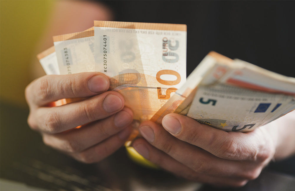 Paysera offers cash pickup money transfer options that are quick, accessible, easy to use, and secure.